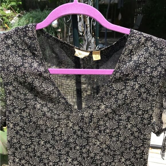 Tan and Black Flower Blouse - Picture 3 of 8